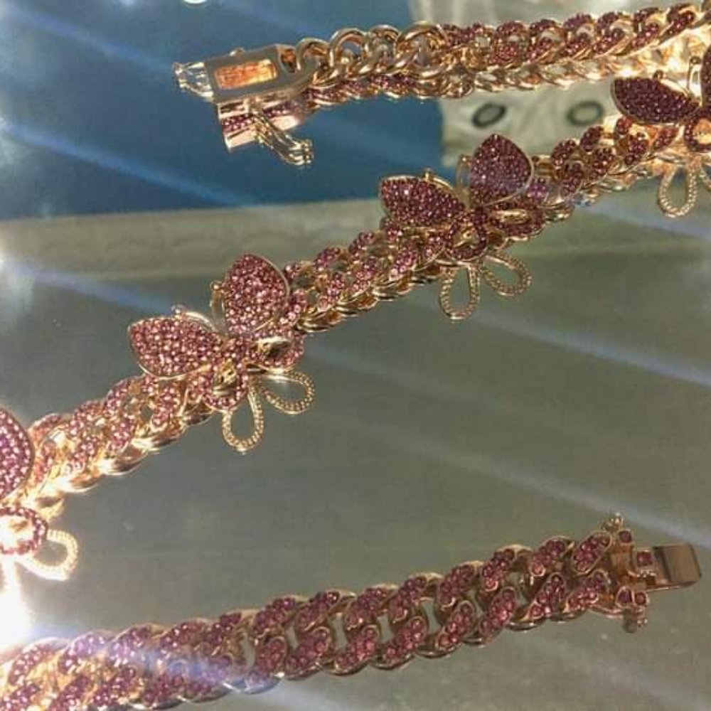 Cadena de moños color rosado